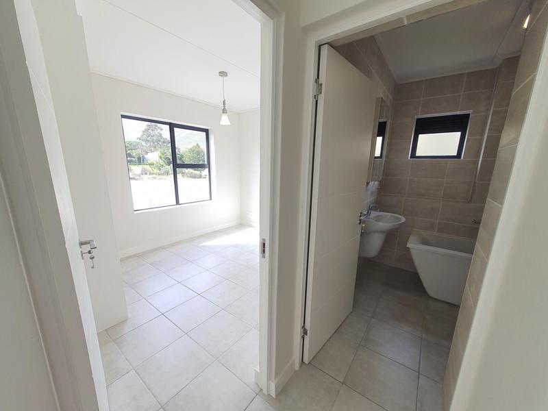 To Let 1 Bedroom Property for Rent in Gordons Bay Western Cape